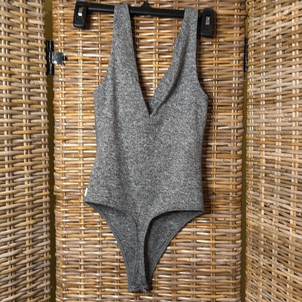 #311 Vuori VW1112 Heather Gray Halo Bodysuit - Picture 4 of 4